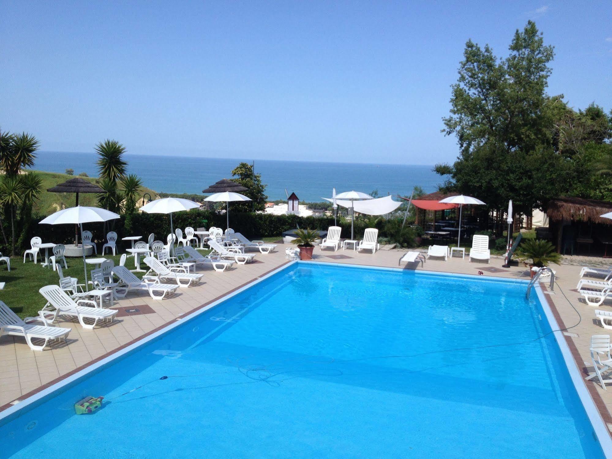 Casa Ferretti Di Ferretti Village Сильви-Марина Экстерьер фото